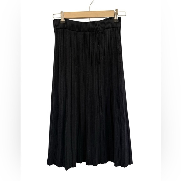POL Dresses & Skirts - POL Black Ribbed Knit Midi Skirt